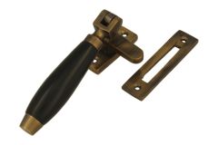 Loquet de fenêtre à battants laiton patiné (1932)